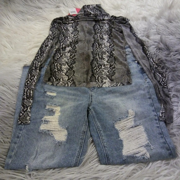 New Snakeskin Print Turtleneck - Picture 8 of 9